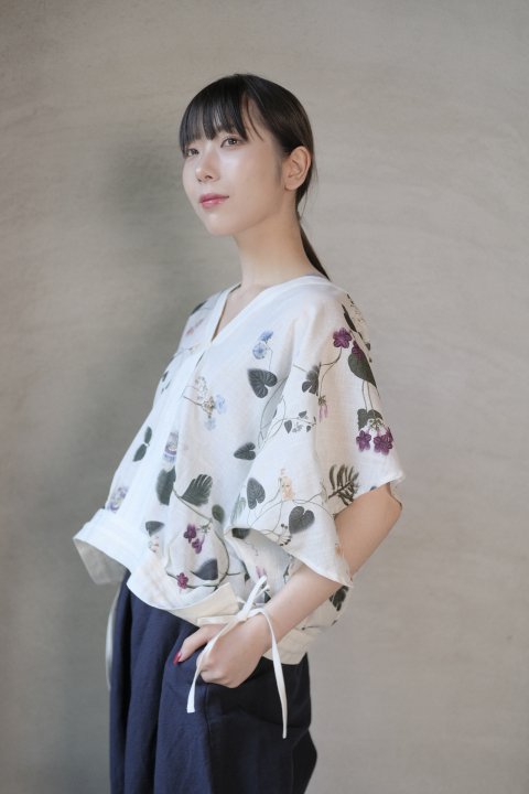 <img class='new_mark_img1' src='https://img.shop-pro.jp/img/new/icons14.gif' style='border:none;display:inline;margin:0px;padding:0px;width:auto;' />ASEEDONCL&#214;UD  /   Holy island blouse 