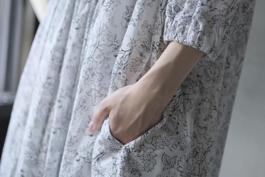 GASA* ガサ挨拶を交わす フレアスリーブワンピース(25SS) | T.T.