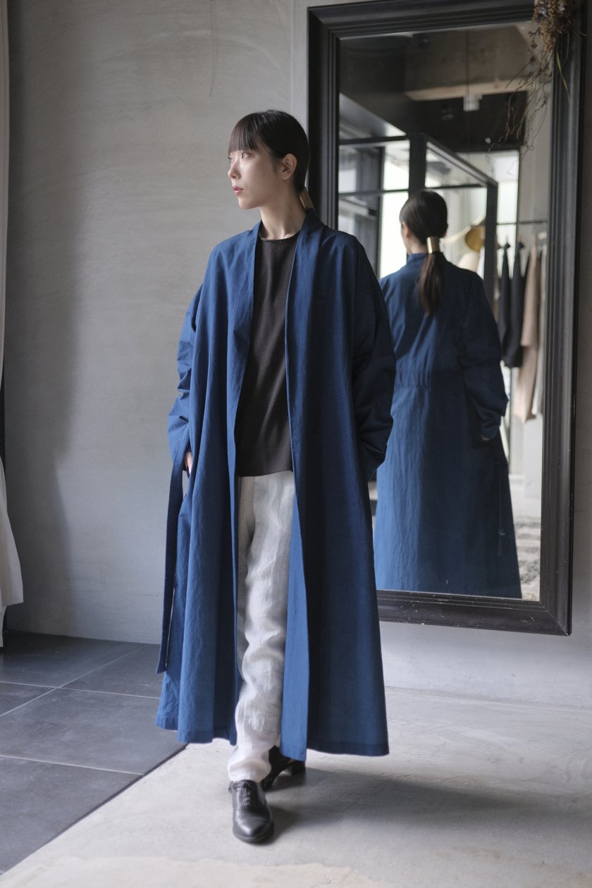 COSMIC WONDER / Cotton linen weather cloth “Haori” coat (Ryukyu indigo) |  光沢とはりのある高密度コットンリネン製ウェザーコート - c a b i n e t O N L I N E S T O R E