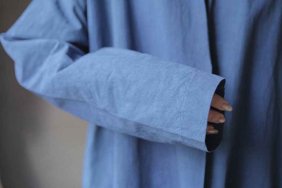 COSMIC WONDER / Cotton linen weather cloth “Haori” coat (Ryukyu indigo) |  光沢とはりのある高密度コットンリネン製ウェザーコート - c a b i n e t　 O N L I N E　S T O R E