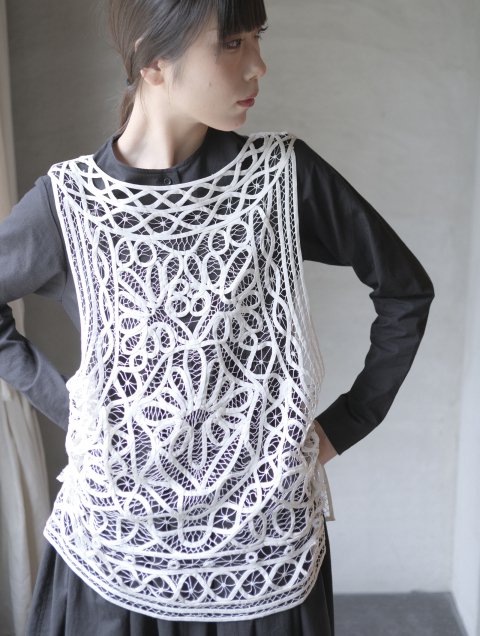 H&#233;riter / cotton silk batten lace gilet (ecru)