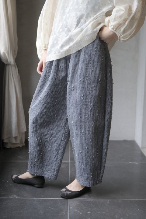 qiri / ɤ Jacquard cocoon pants (blue)