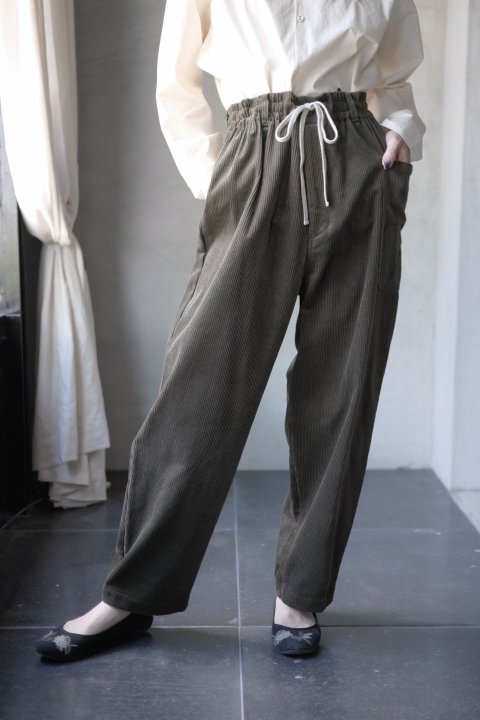 atelier naruse / cotton corduroy pants (khaki)