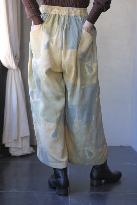 <img class='new_mark_img1' src='https://img.shop-pro.jp/img/new/icons14.gif' style='border:none;display:inline;margin:0px;padding:0px;width:auto;' />BUNON / Embroidery Tuck Pants (Cream)