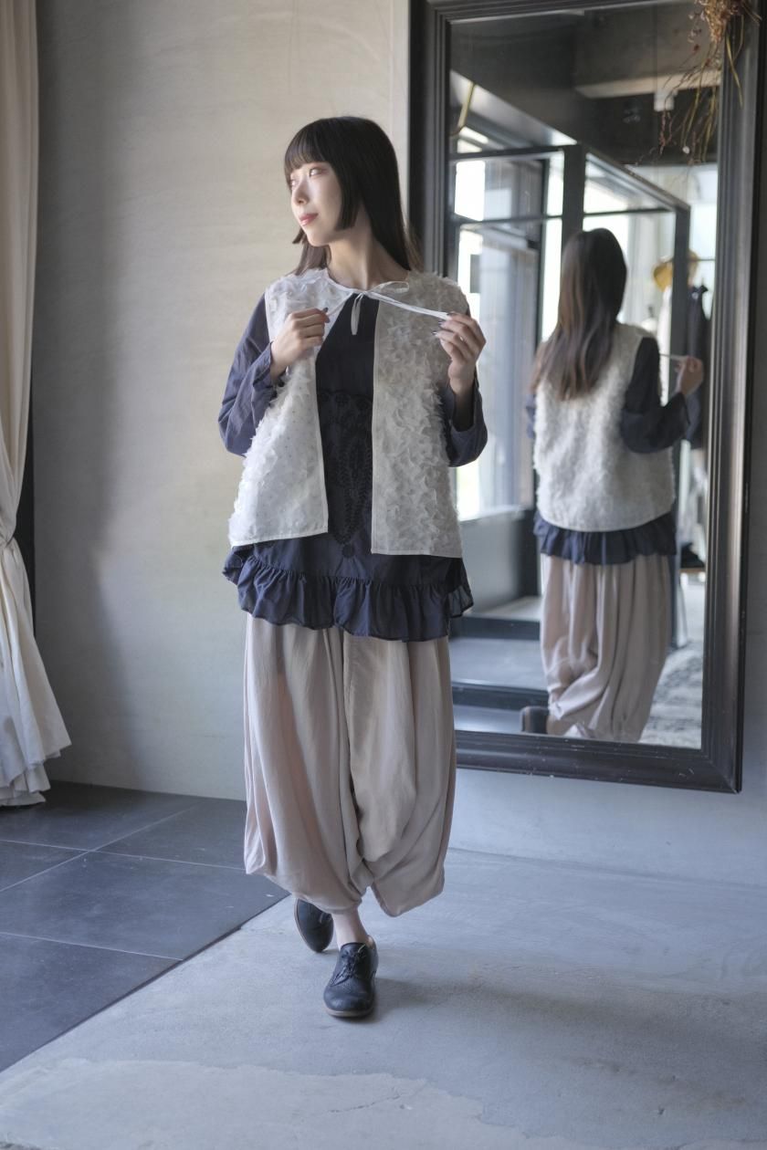 GASA＊ / 菩提樹の葉脈レースワイドブラウス (navy blue)