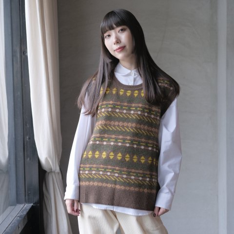 <img class='new_mark_img1' src='https://img.shop-pro.jp/img/new/icons14.gif' style='border:none;display:inline;margin:0px;padding:0px;width:auto;' />atelier naruse / Wool ~ancient~ vest (Brown)