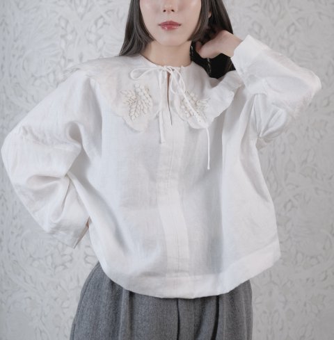 <img class='new_mark_img1' src='https://img.shop-pro.jp/img/new/icons14.gif' style='border:none;display:inline;margin:0px;padding:0px;width:auto;' />TOWAVASE / Bonvoyage blouse  White & gray 