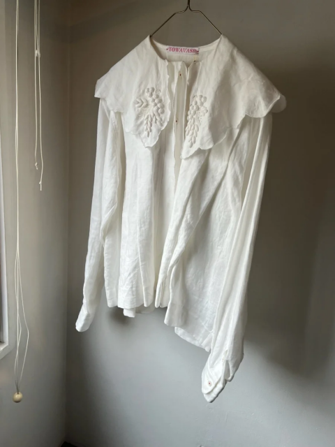 <img class='new_mark_img1' src='https://img.shop-pro.jp/img/new/icons14.gif' style='border:none;display:inline;margin:0px;padding:0px;width:auto;' />TOWAVASE / Bonvoyage blouse (White)