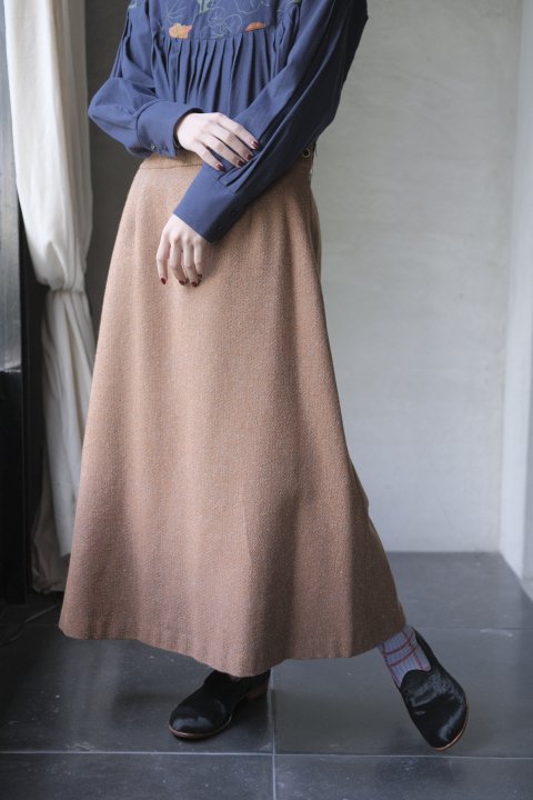 atelier naruse / herring born tweed
A-line skirt (orange)