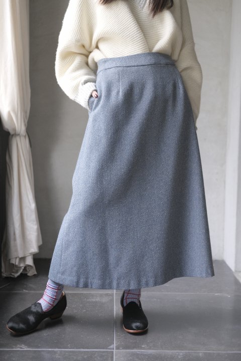 atelier naruse / herring born tweed
A-line skirt (blue)