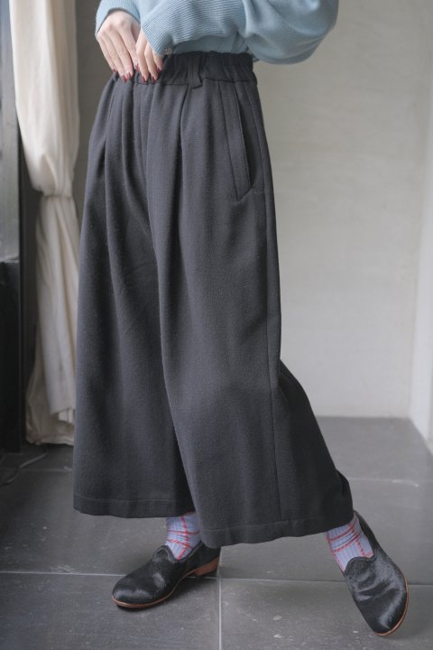 atelier naruse / wool frano gaucho pants (black)