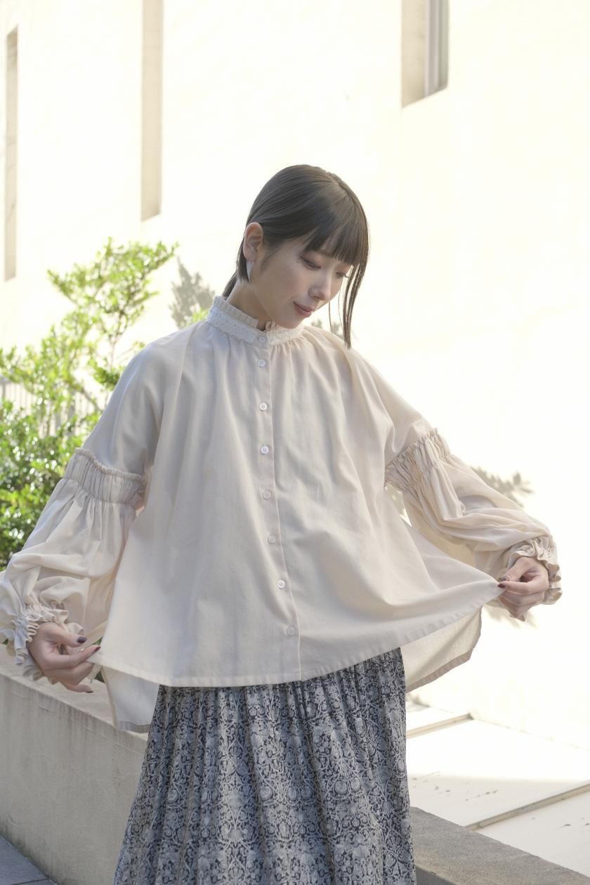 muuc / コットンシフォンドビーギャザーブラウス | 高級感のある