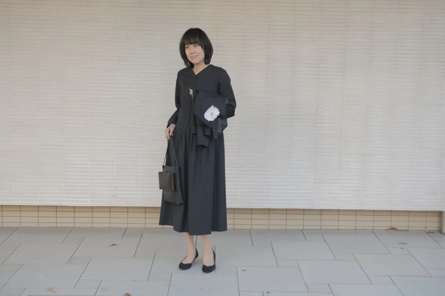 atelier naruse | クルミボタンワンピース - c a b i n e t atelier naruse | クルミボタンワンピース - c a b i n e t