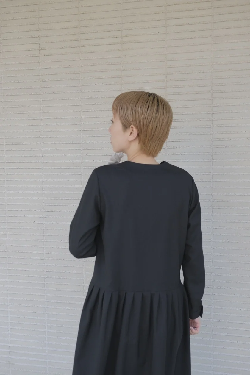 atelier naruse | クルミボタンワンピース - c a b i n e t atelier naruse | クルミボタンワンピース - c a b i n e t