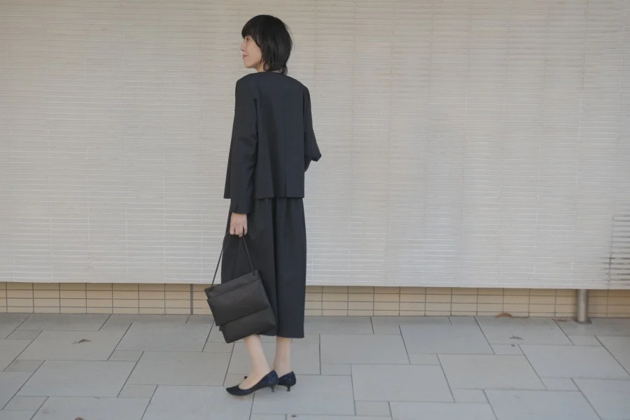 atelier naruse | クルミボタンワンピース - c a b i n e t atelier naruse | クルミボタンワンピース - c a b i n e t