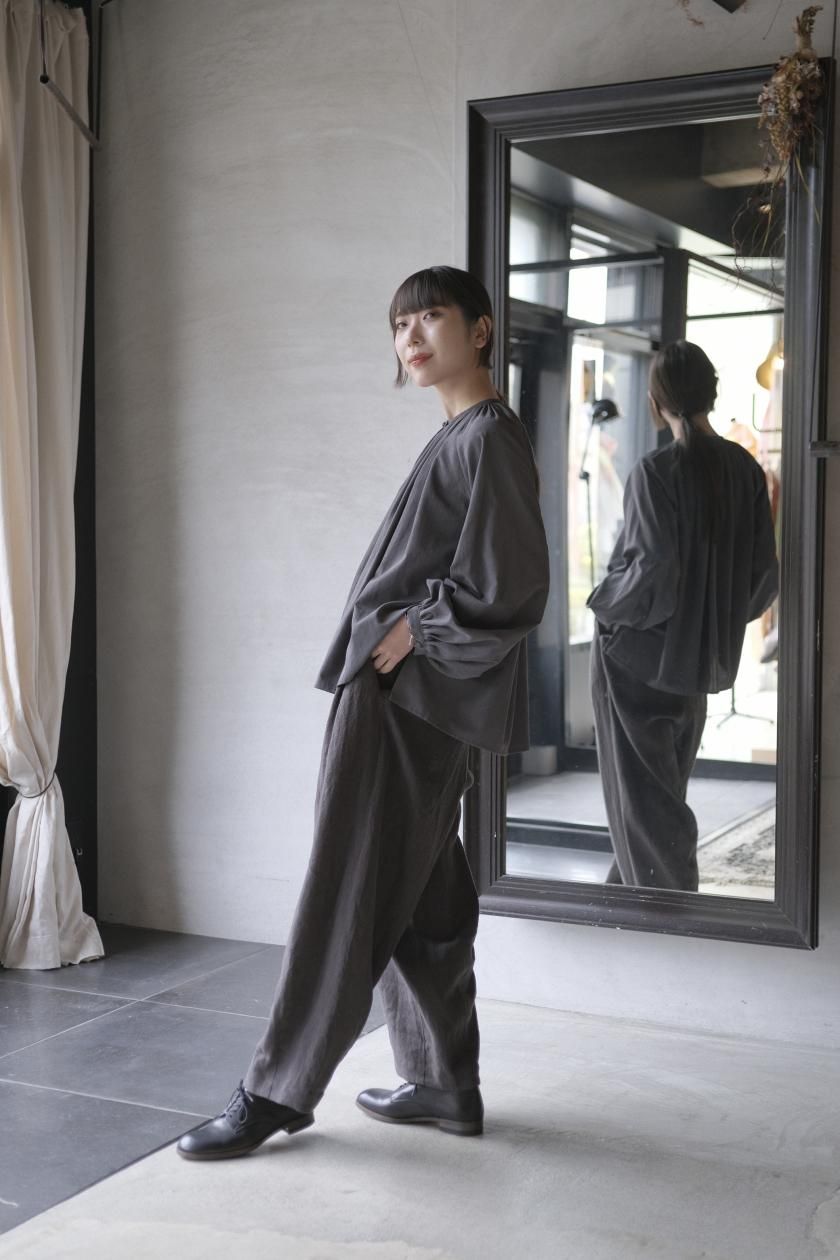 atelier naruse（アトリエナルセ)リネンジョッパーズパンツ ブラック リネンジョッパーズパンツ / ブラック - c a b i n e t