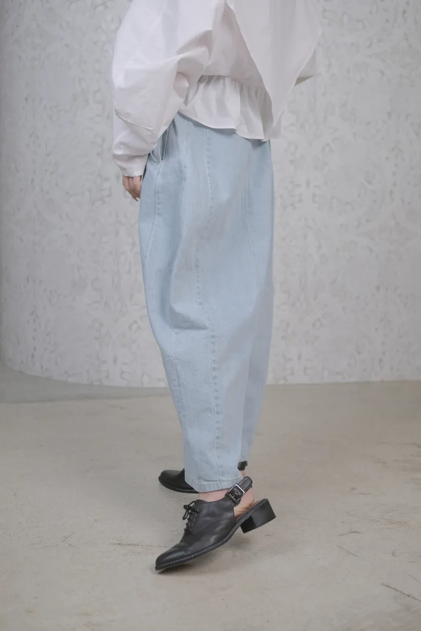 ダーツデニムパンツ | Native Village - c a b i n e t ダーツデニムパンツ | Native Village - c a b i n e t