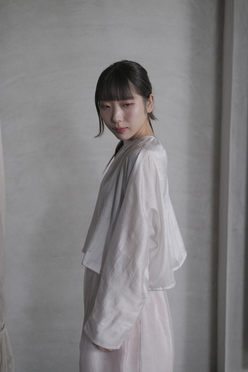 BUNON | バックボタンショートワイドブラウス - c a b i n e t BUNON | バックボタンショートワイドブラウス - c a b i n e t