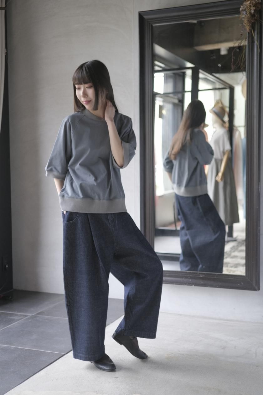 【25SS訳あり試着のみ】アトリエナルセ　コットンデニムタックパンツ　サイズ1 アトリエナルセのあたらしい、コットンデニムのタックパンツ