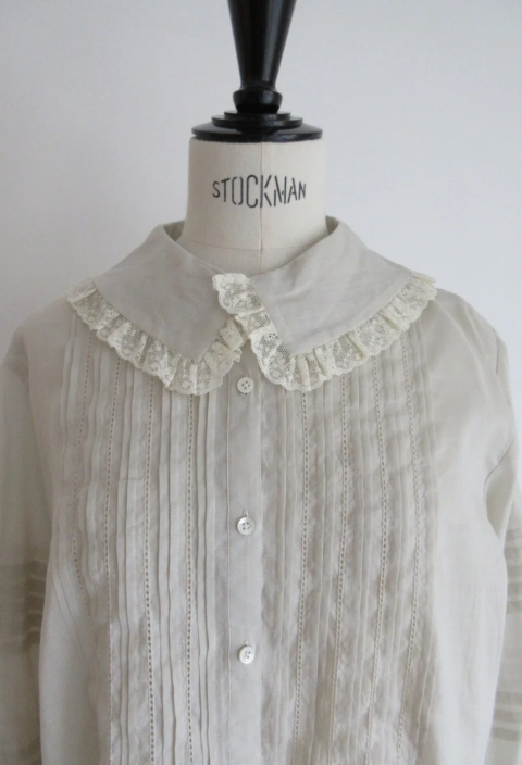 H&#233;riter / lace collar pintuck blouseecru