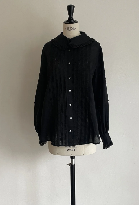H&#233;riter / lace collar pintuck blouseBlack