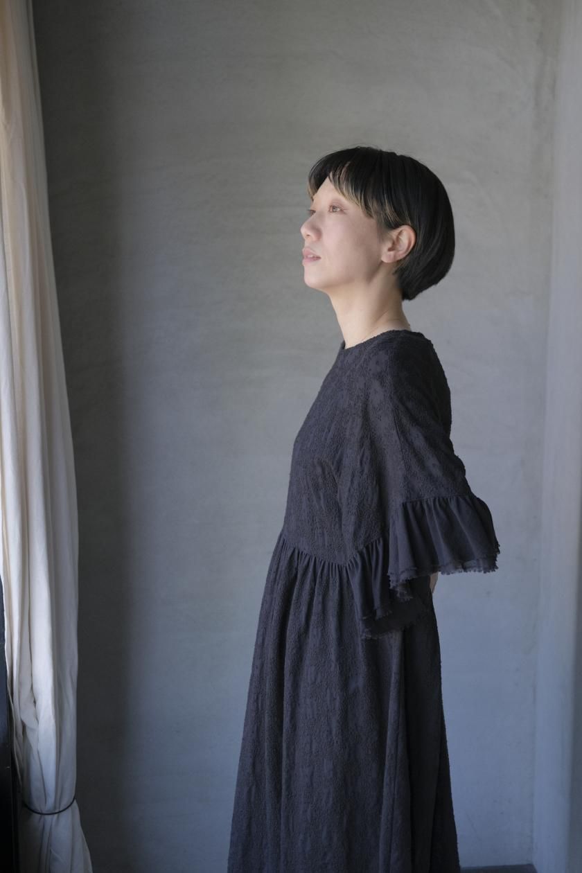 qiri | trees刺繍フリルワンピース - c a b i n e t O N L I N E