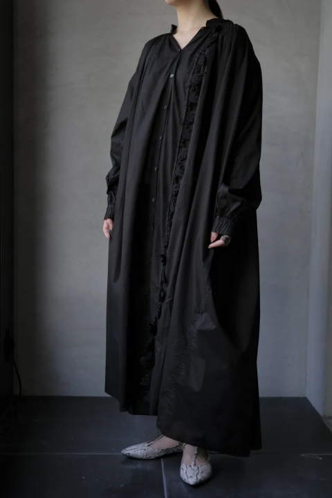 EMBROIDERY lace ONEPIECE / duet