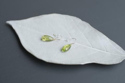 <img class='new_mark_img1' src='https://img.shop-pro.jp/img/new/icons14.gif' style='border:none;display:inline;margin:0px;padding:0px;width:auto;' />Classic Ko / Floert dot / green amber hook