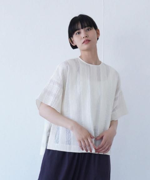 qiri / pintuck jacquardhalf sleeve blouse				