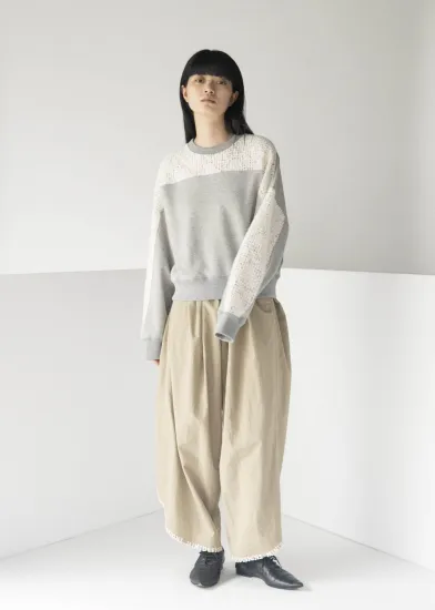 <img class='new_mark_img1' src='https://img.shop-pro.jp/img/new/icons14.gif' style='border:none;display:inline;margin:0px;padding:0px;width:auto;' />mintdesigns / FEATHER LACE SWEAT ե졼å