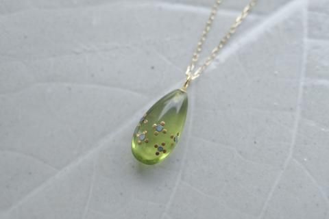 Classic Ko / Floert dot / green amber pedant