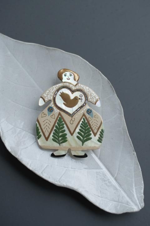 Classic Ko / Doll Golden Bird brooch