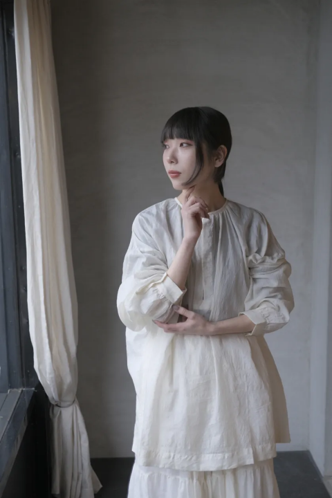 GUPTIHA / Airy smock (Off white)