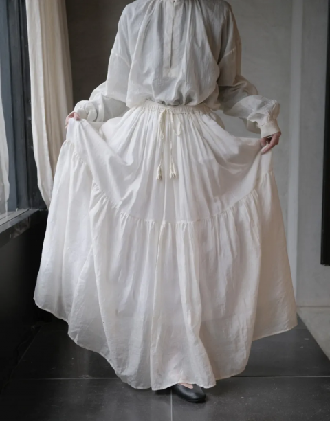 GUPTIHA / Airy skirt (off white)