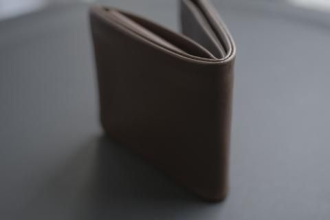 COSMOC WONDER / Naturally-tanned leather bifold walletbrown