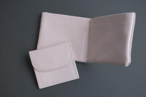 COSMOC WONDER / Naturally-tanned leather bifold walletpink
