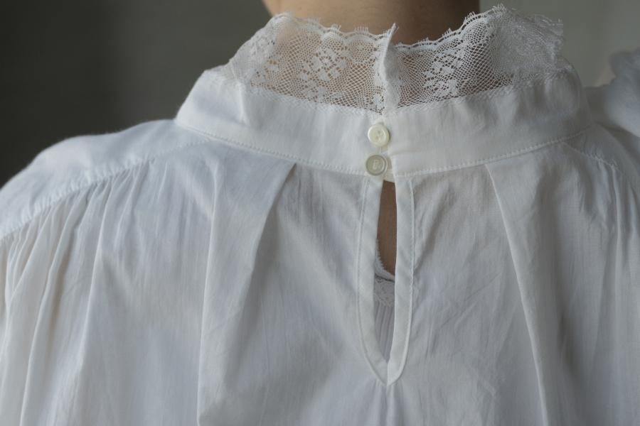 新品未使用　gasa ブラウス　白 GASA＊ | み空 Misora スタンドレースブラウス - c a b i n e t