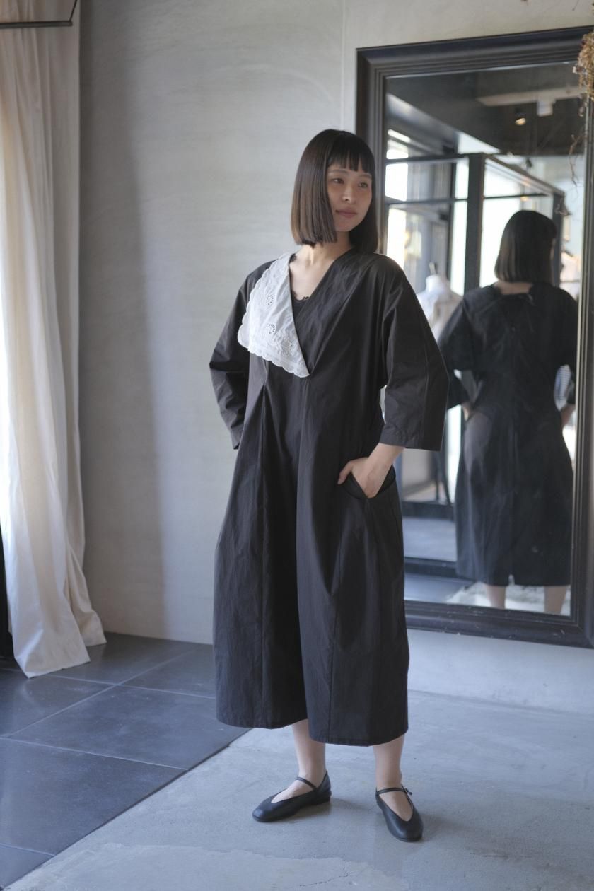 刺繍襟ダーツドレス | Native Village - c a b i n e t