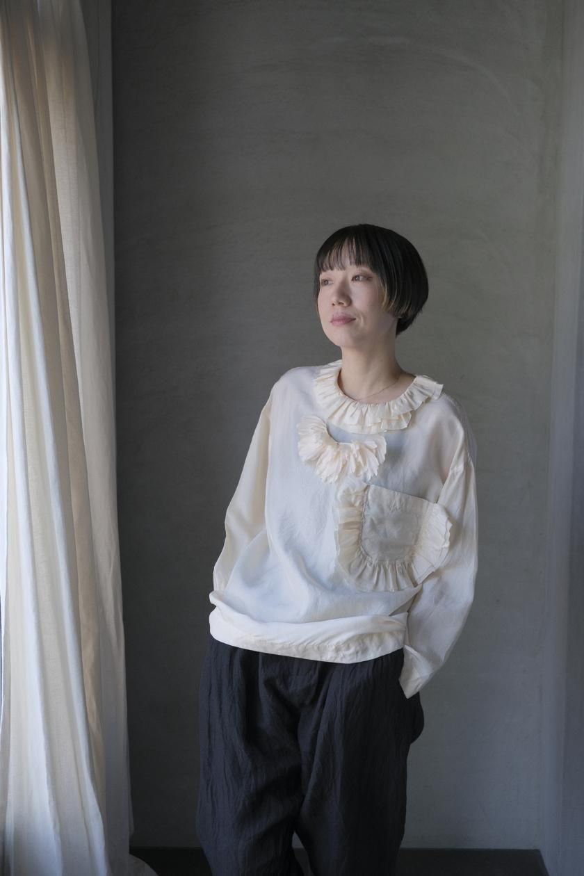 TOWAVASE | Volant blouse | ivory - c a b i n e t O N L I N E S T O R E