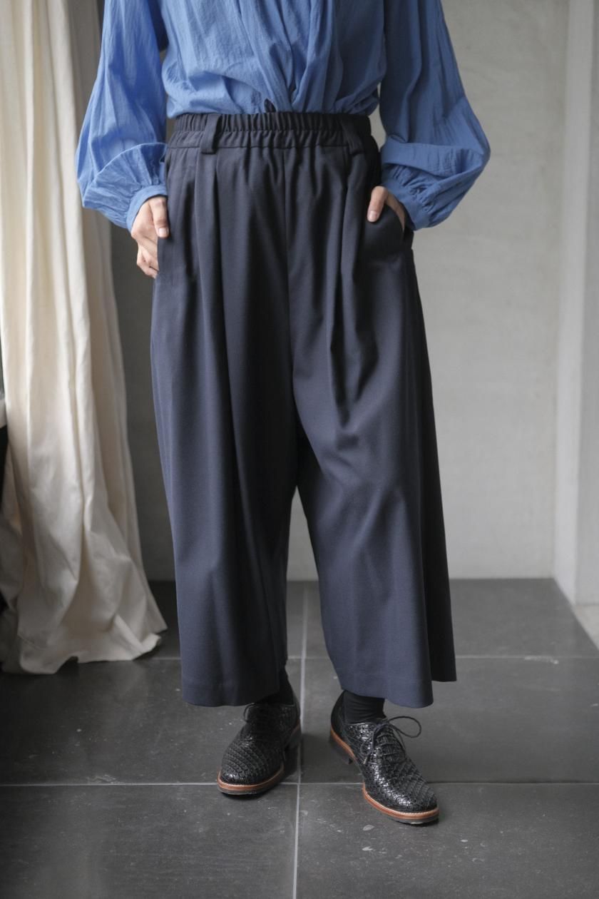 【美品】atelier naruse / FORMAL　ガウチョパンツ　ブラック atelier naruse / FORMAL ガウチョパンツ ブラック 2025