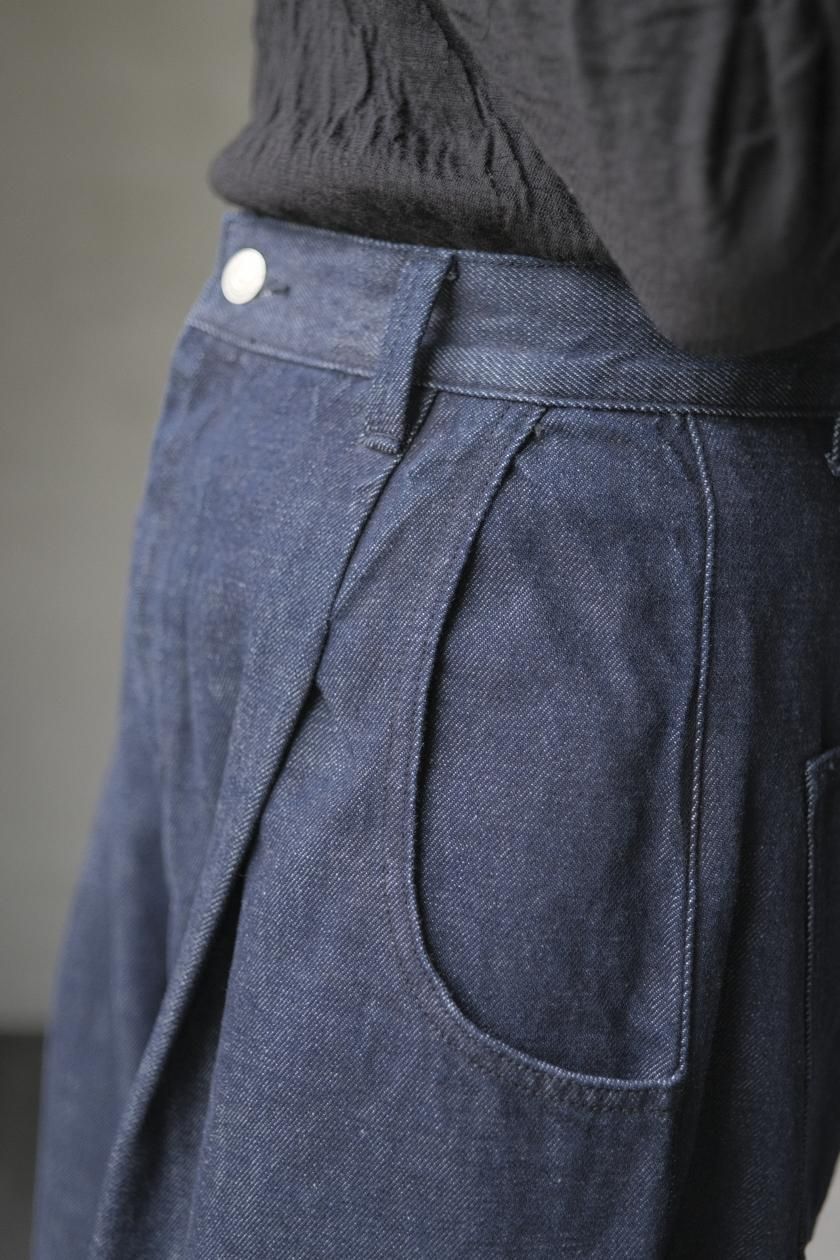 【25SS訳あり試着のみ】アトリエナルセ　コットンデニムタックパンツ　サイズ1 アトリエナルセのあたらしい、コットンデニムのタックパンツ