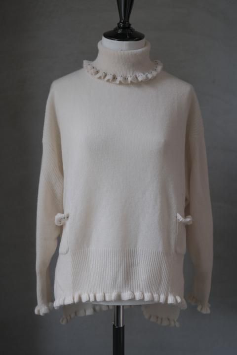 TOWAVASE / Volant turtleneck (ivory)