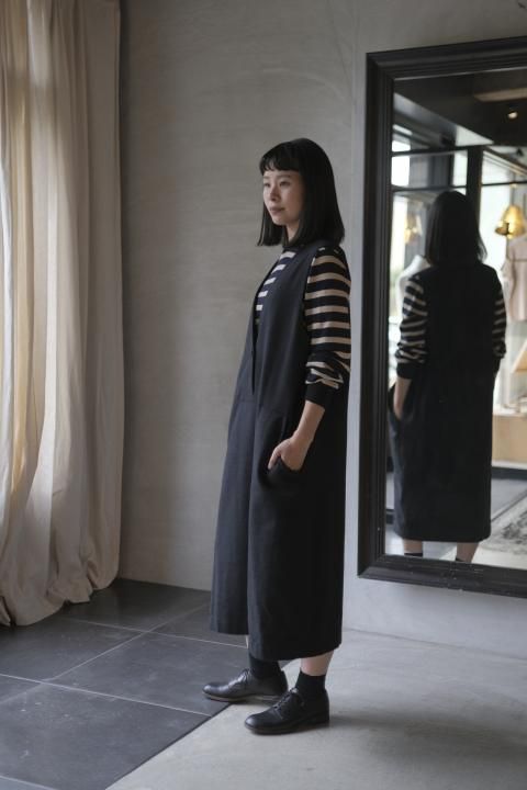 <img class='new_mark_img1' src='https://img.shop-pro.jp/img/new/icons14.gif' style='border:none;display:inline;margin:0px;padding:0px;width:auto;' />atelier naruse / cotton wool herringbone jumper skirtblack