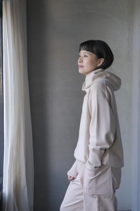 <img class='new_mark_img1' src='https://img.shop-pro.jp/img/new/icons14.gif' style='border:none;display:inline;margin:0px;padding:0px;width:auto;' />atelier naruse / wool knit hoodiebeige