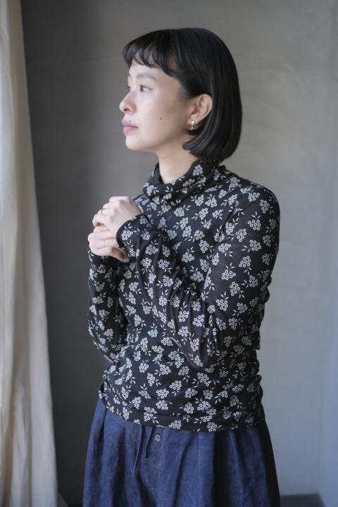 TOWAVASE / pulloverblack x white