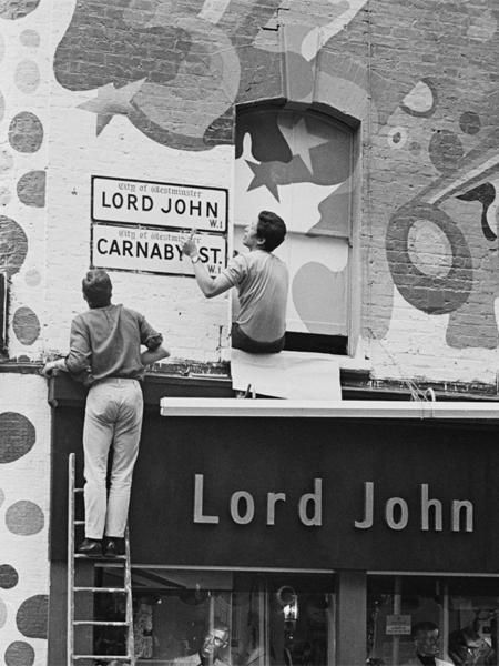 POP GEAR “CARNABY STREET SIGN” リンガーTシャツ〈ホワイト