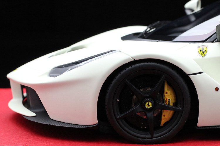 BBR 1/18 ラフェラーリ Mat Avus White/Mat Black roof P18130DMW ferrari -  ミニカー・モデルカー トップガレージ