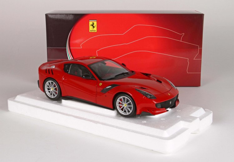 BBR 1/18 フェラーリ F12 TDF 2016 Rosso Corsa 322 BBR182101 - ミニカー・モデルカー トップガレージ