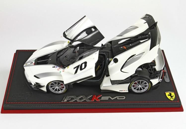 BBR 1/18 ラフェラーリ ferrari FXX K EVO Bianco Italia metallizzato 開閉可能モデル  BBR182280AST - ミニカー・モデルカー トップガレージ