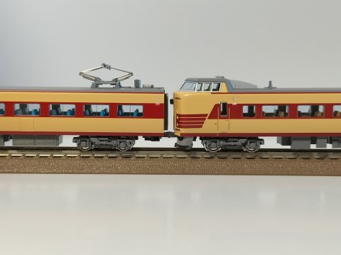 ＪＲ東海３８１系『Ｌ特急しなの』クロ３８１－５０番台(ワイパー１本車・床下グレー時代仕様)他、神領電車区Ｄ５編成６両セット - Modellismo  Osaka